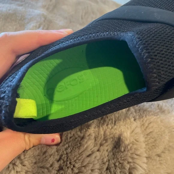 OOFOS Black OOmg eeZee Low Water Shoes 6 - Picture 3 of 8